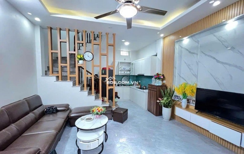 Bán Nhà XÃ ĐÀN, 34m², 5 Tầng, Vài Bước Ra Phố, Full Nội Thất, Nhà Mới Đẹp, Chỉ 6.3 Tỷ